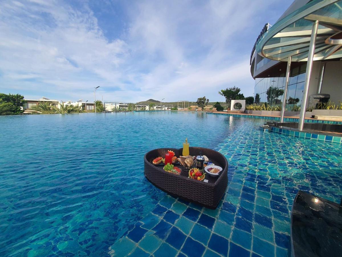 Wyndham Grand Kn Paradise Cam Ranh Exterior photo